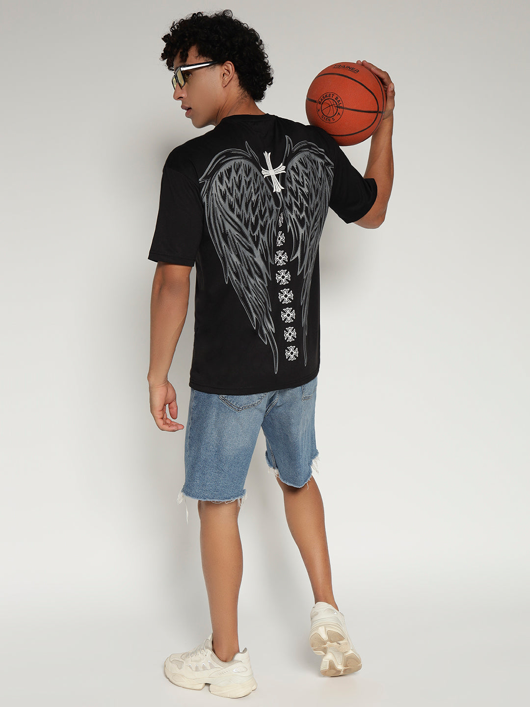 BLACK Oversized Graphic T-Shirt with Angel Wing Back Print – Sober Saint