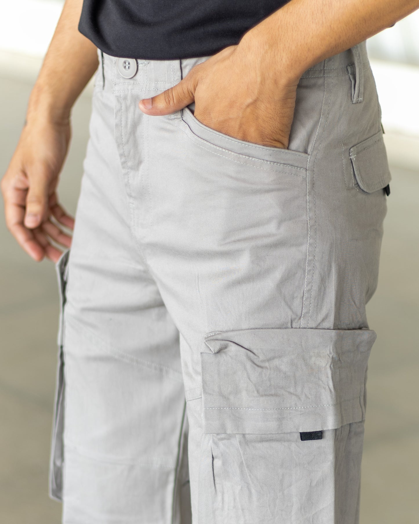 Men’s Loose Fit Cargo Pants – Light Grey