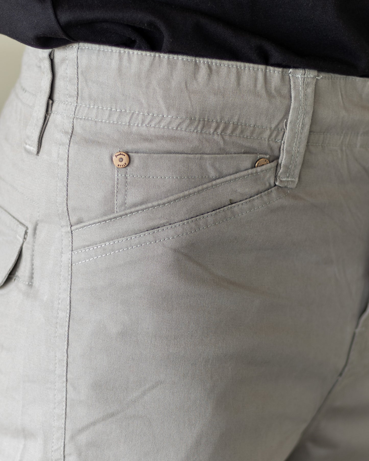 Men’s Loose Fit Cargo Pants – Light Grey
