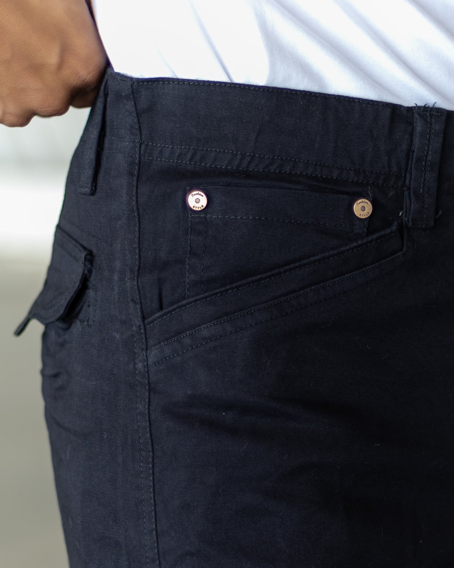Men’s Loose Fit Cargo Pants – Black