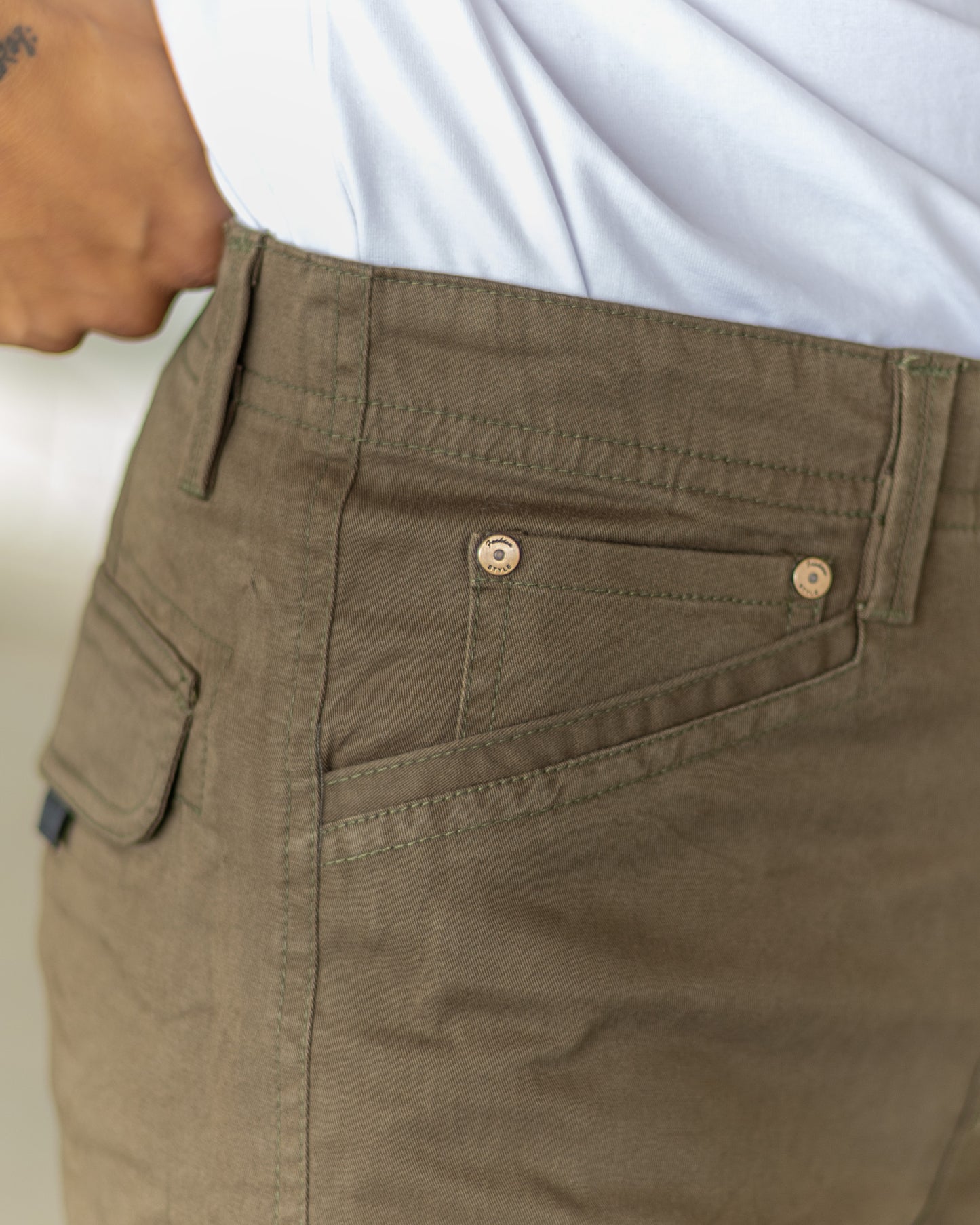 Men’s Loose Fit Cargo Pants – Olive